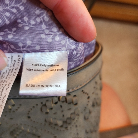 True Craft Western Inspired Crossbody Bag - Picture 9 of 13